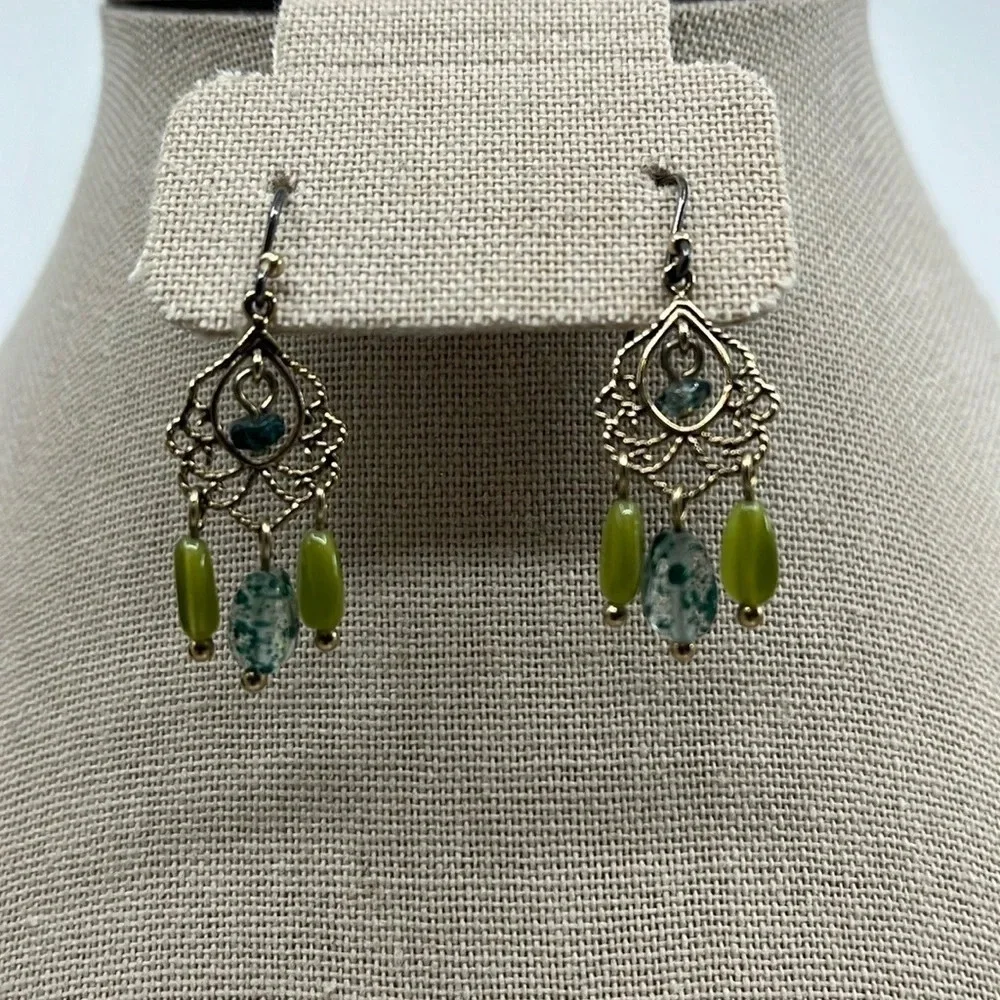 Liz Claiborne Vintage 1990s Gold Filigree Chandelier Drop Earrings Green Beads - Picture 3 of 8